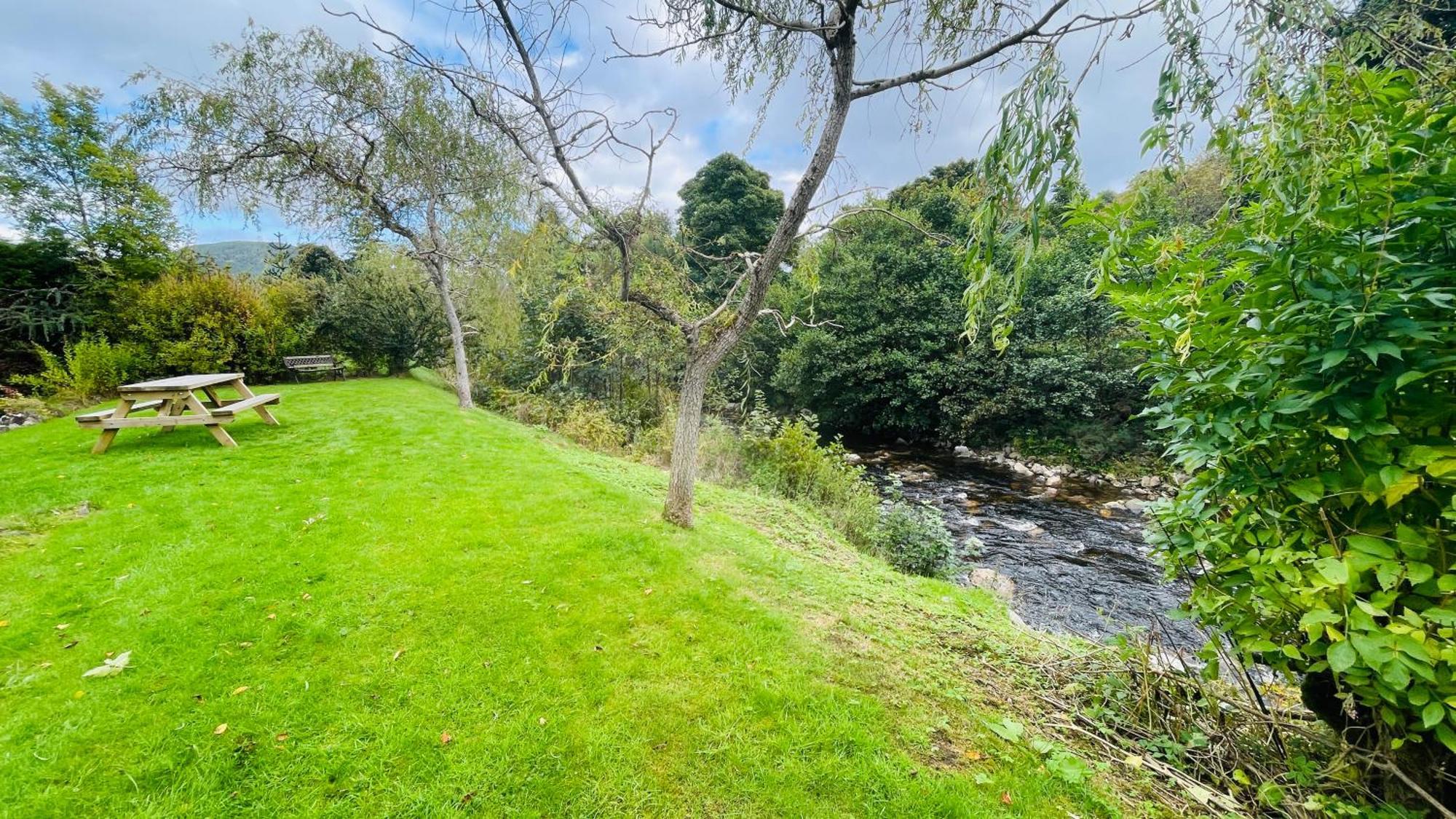 Stylish Garden Flat Near Loch Ness Apartment *