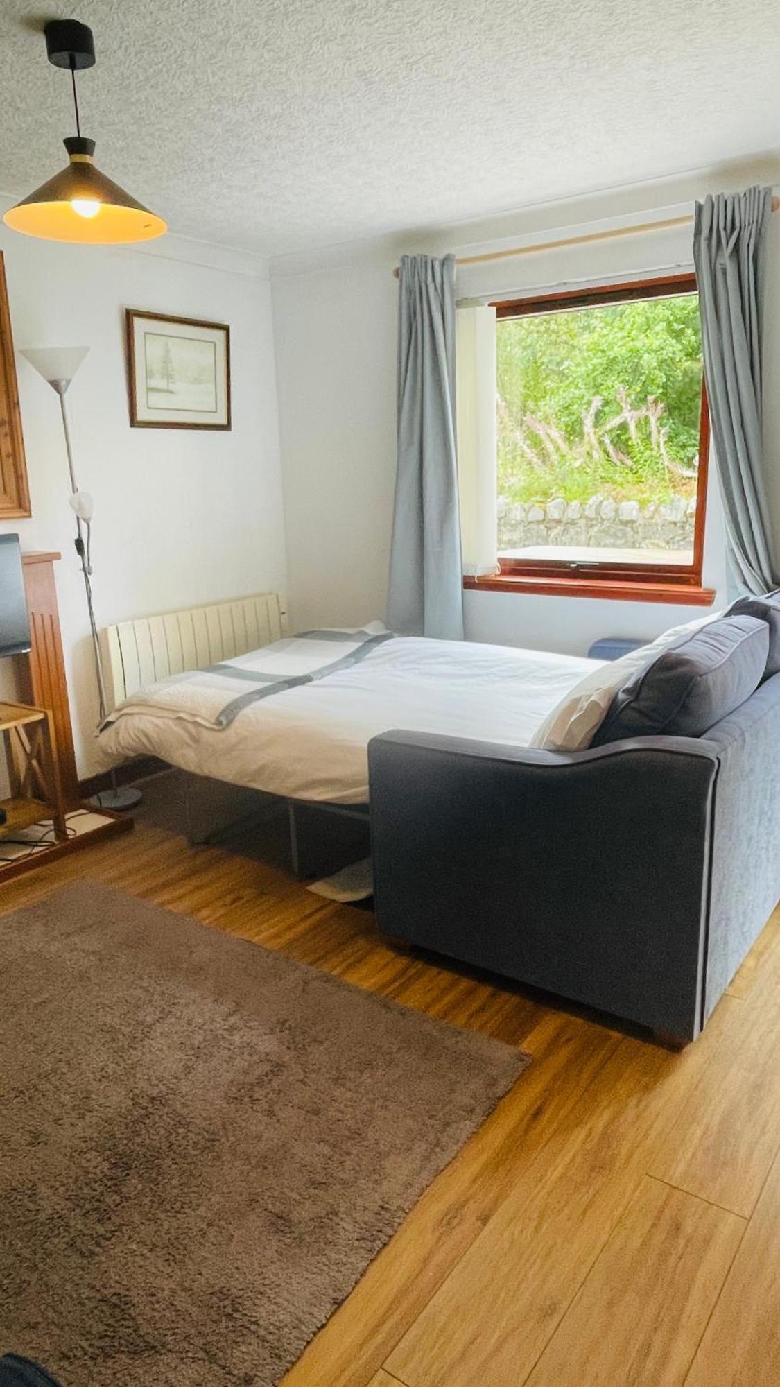 Stylish Garden Flat Near Loch Ness *