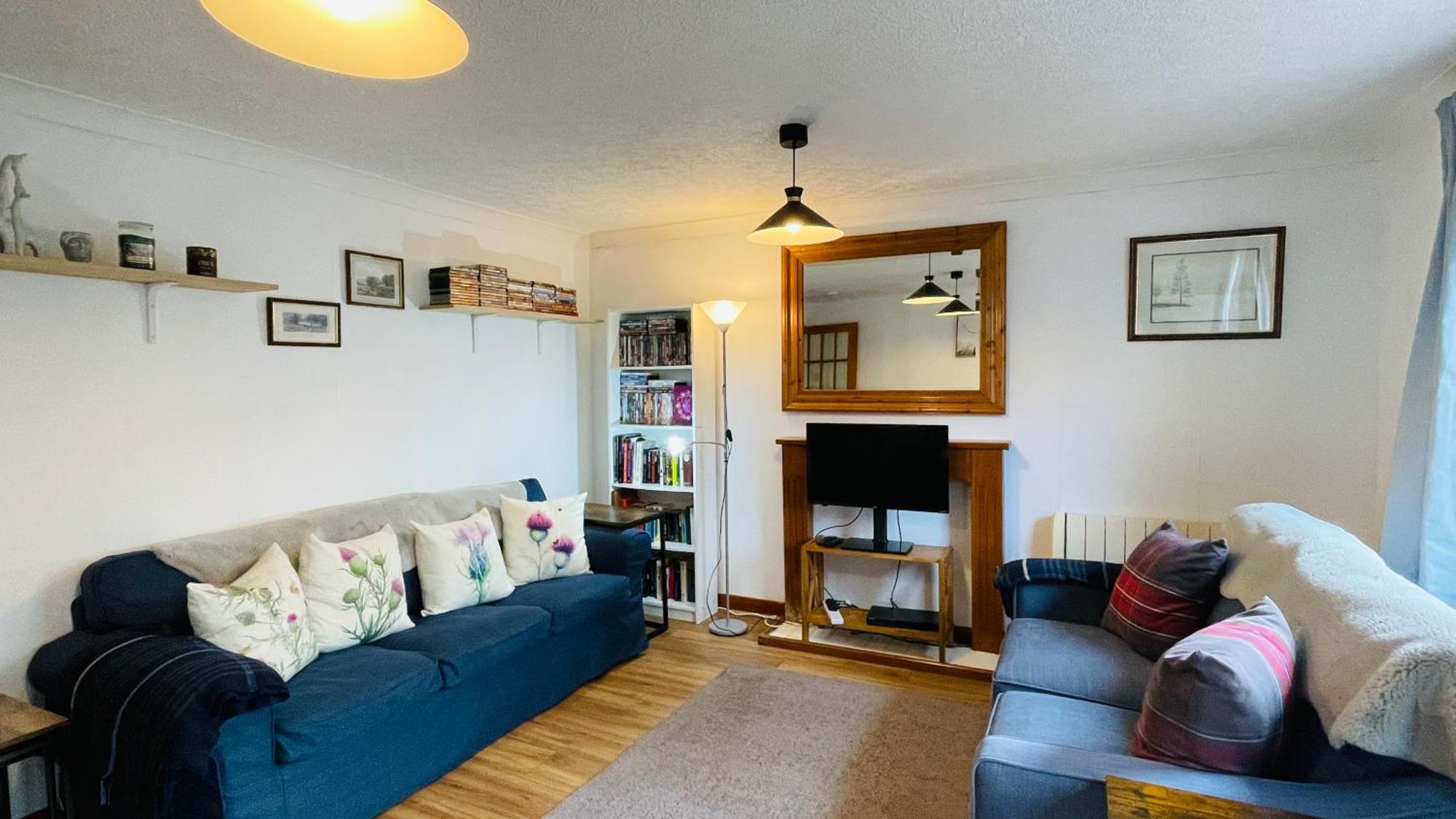 Stylish Garden Flat Near Loch Ness Apartment